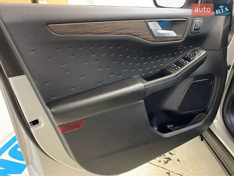 Позашляховик / Кросовер Ford Escape 2020 в Дніпрі