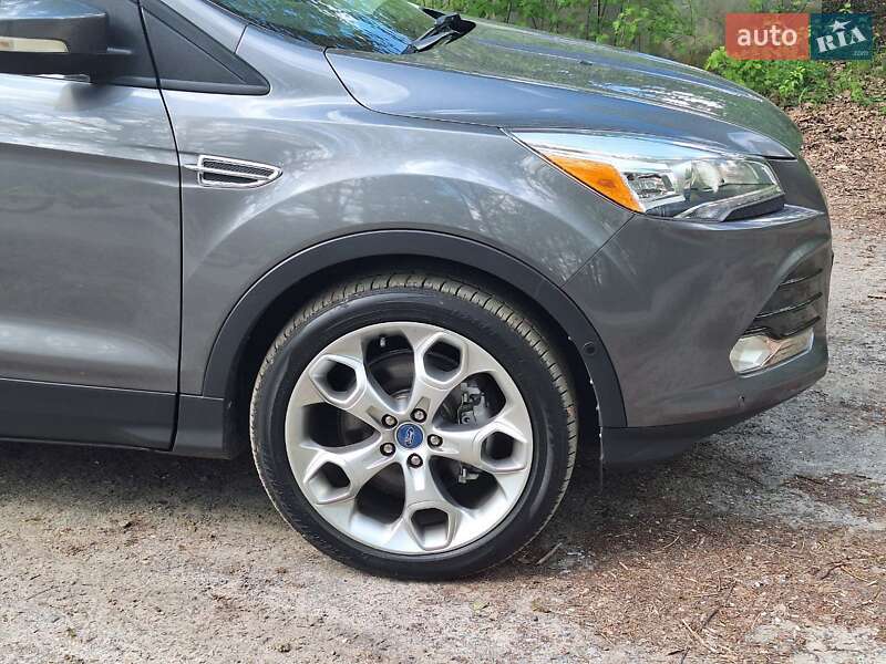 Внедорожник / Кроссовер Ford Escape 2013 в Хмельницком