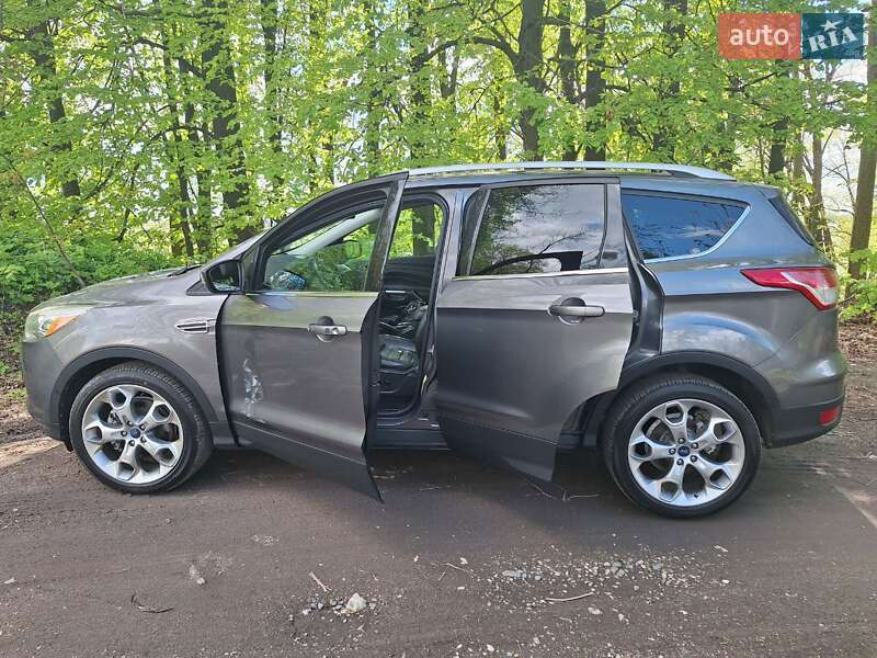 Внедорожник / Кроссовер Ford Escape 2013 в Хмельницком