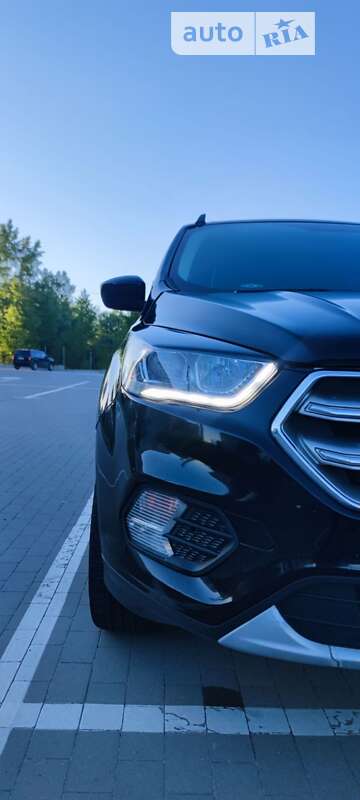 Позашляховик / Кросовер Ford Escape 2018 в Сумах