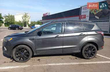 Внедорожник / Кроссовер Ford Escape 2017 в 