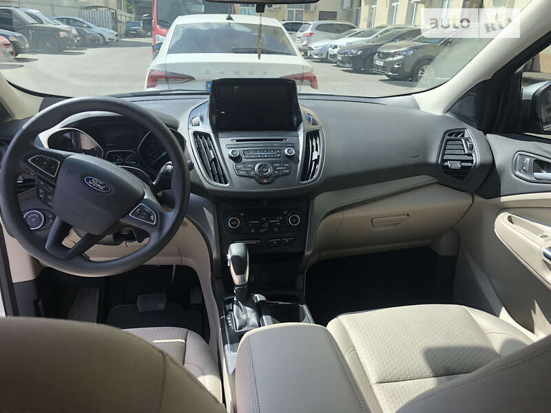 Внедорожник / Кроссовер Ford Escape 2018 в Хмельницком