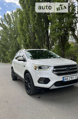 Позашляховик / Кросовер Ford Escape 2017 в Ладижині