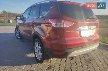 Внедорожник / Кроссовер Ford Escape 2015 в 