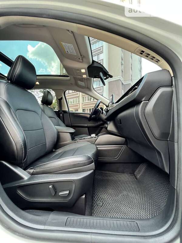 Внедорожник / Кроссовер Ford Escape 2019 в Харькове