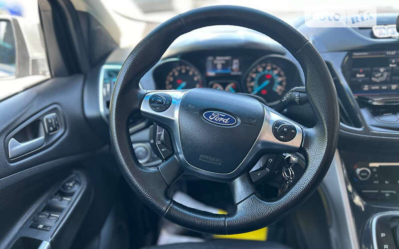 Внедорожник / Кроссовер Ford Escape 2013 в Черновцах