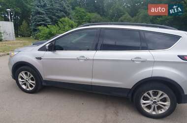 Внедорожник / Кроссовер Ford Escape 2017 в 
