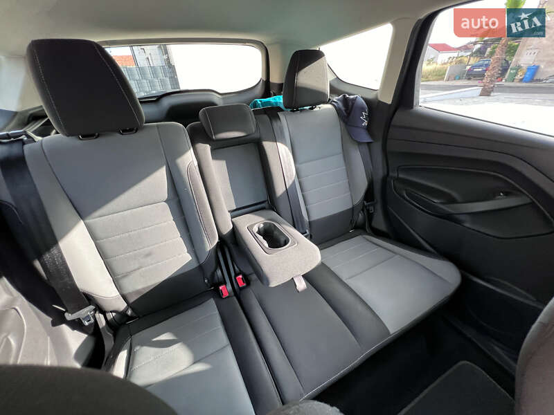 Позашляховик / Кросовер Ford Escape 2016 в Києві