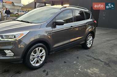 Внедорожник / Кроссовер Ford Escape 2018 в 