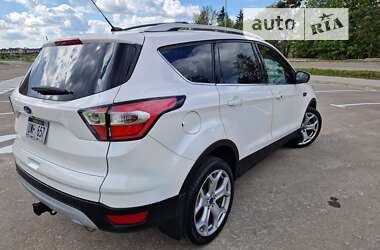 Позашляховик / Кросовер Ford Escape 2017 в Одесі