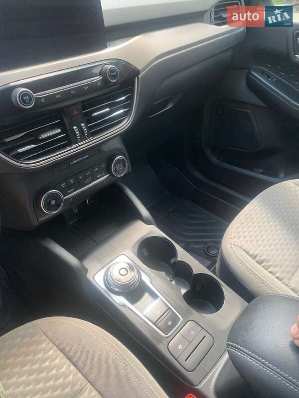 Позашляховик / Кросовер Ford Escape 2020 в Києві