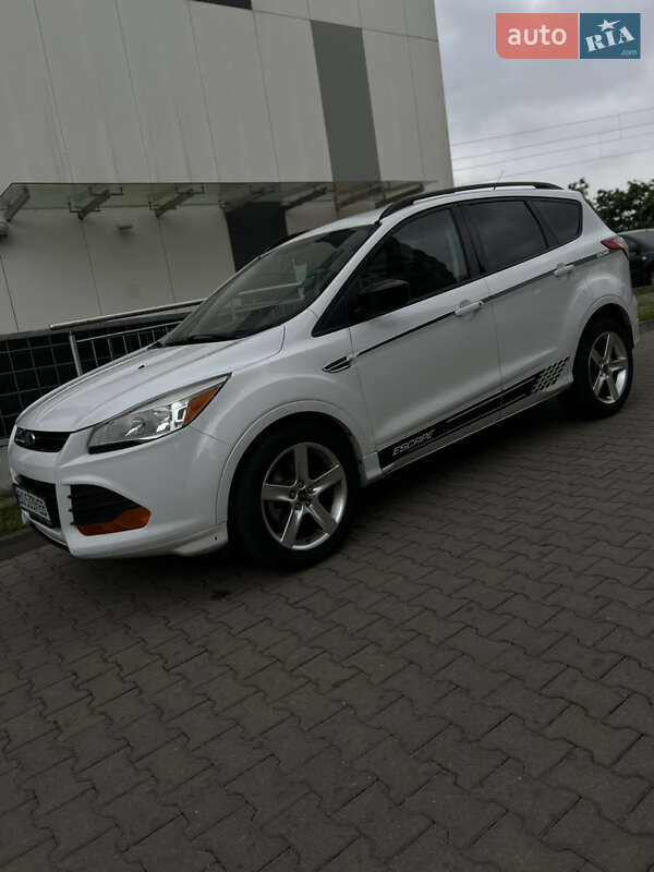 Позашляховик / Кросовер Ford Escape 2015 в Івано-Франківську