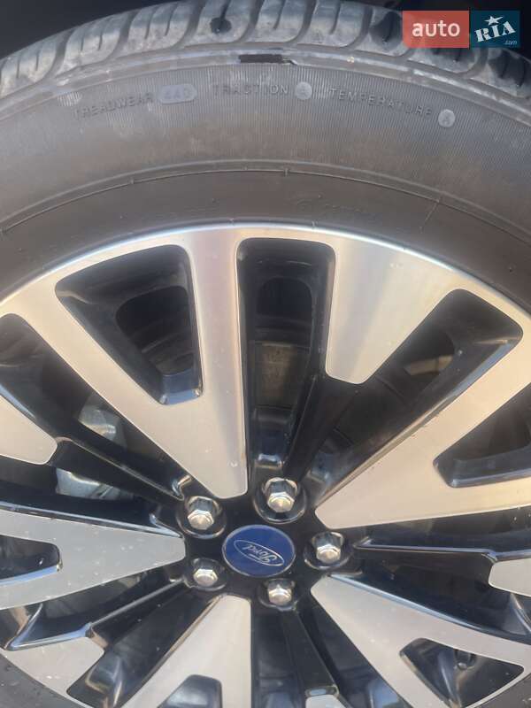 Внедорожник / Кроссовер Ford Escape 2020 в Золочеве