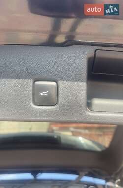 Позашляховик / Кросовер Ford Escape 2020 в Золочеві