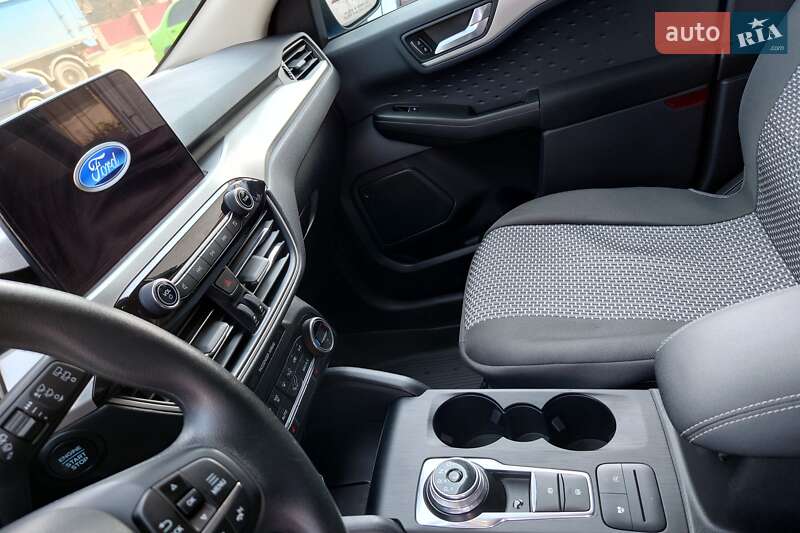 Внедорожник / Кроссовер Ford Escape 2020 в Черновцах