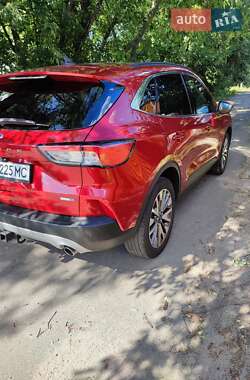 Внедорожник / Кроссовер Ford Escape 2020 в 