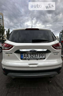 Внедорожник / Кроссовер Ford Escape 2015 в Киеве