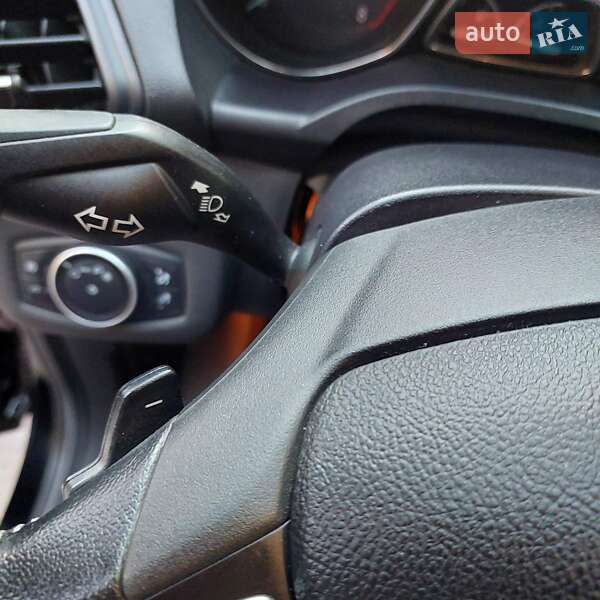 Внедорожник / Кроссовер Ford Escape 2016 в Доброполье