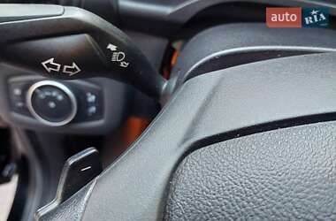 Внедорожник / Кроссовер Ford Escape 2016 в 