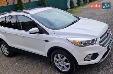 Внедорожник / Кроссовер Ford Escape 2016 в Хусте
