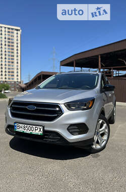 Внедорожник / Кроссовер Ford Escape 2019 в 