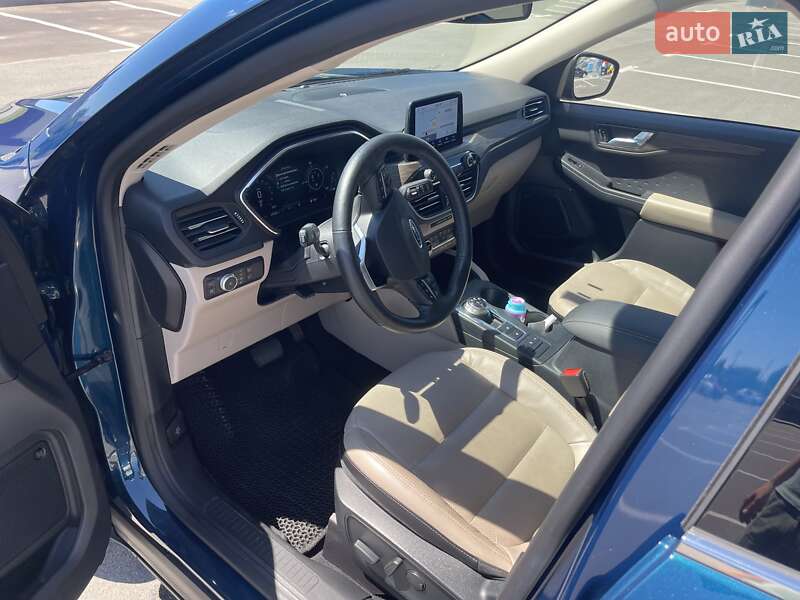 Внедорожник / Кроссовер Ford Escape 2020 в Киеве