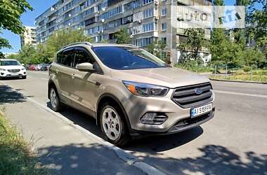 Внедорожник / Кроссовер Ford Escape 2016 в Киеве