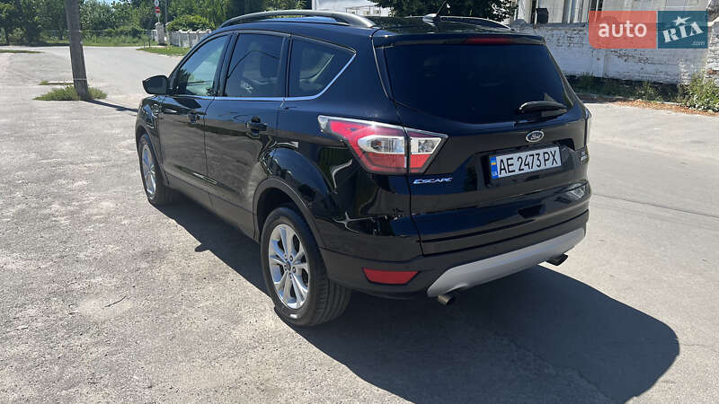 Внедорожник / Кроссовер Ford Escape 2016 в Полтаве