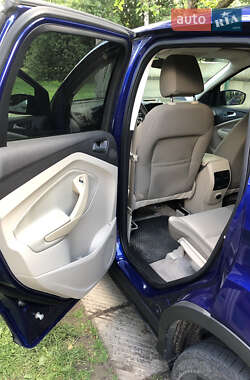 Внедорожник / Кроссовер Ford Escape 2012 в 