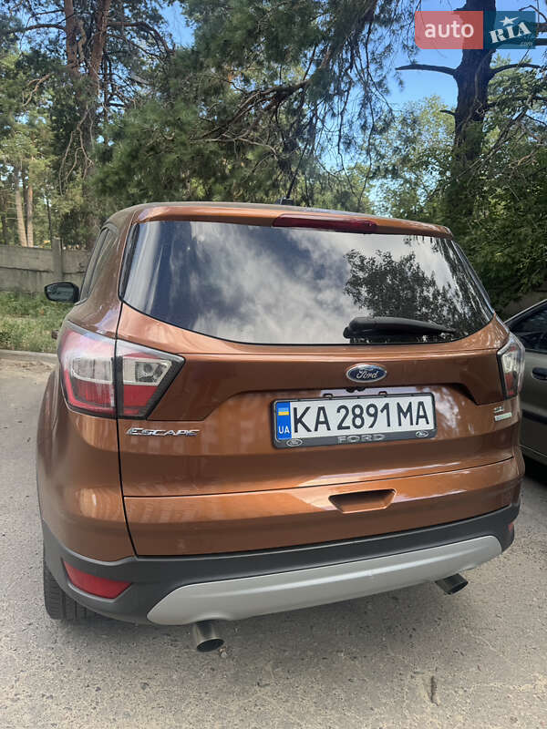 Позашляховик / Кросовер Ford Escape 2016 в Києві