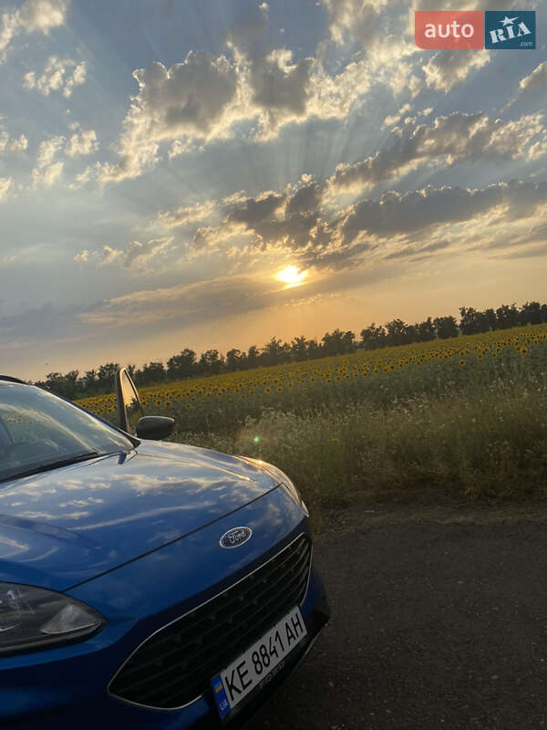 Внедорожник / Кроссовер Ford Escape 2021 в Кривом Роге