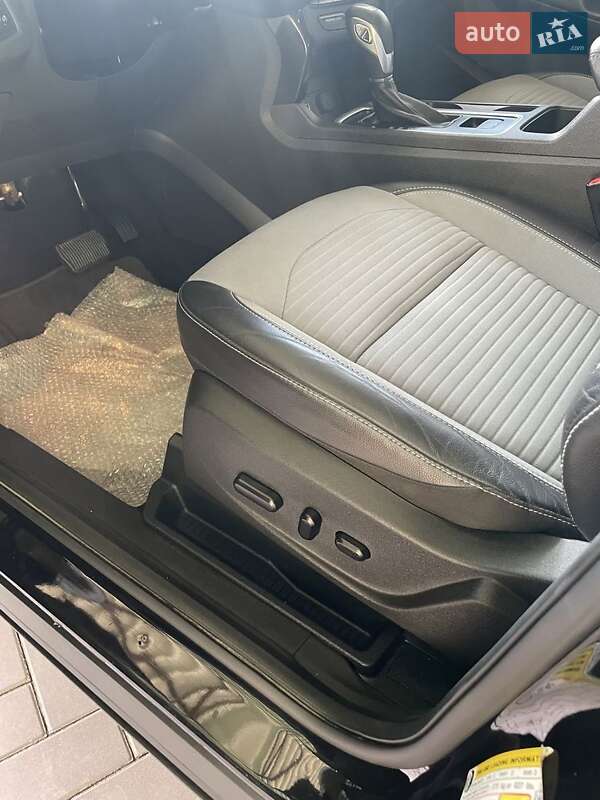 Внедорожник / Кроссовер Ford Escape 2019 в Полонном