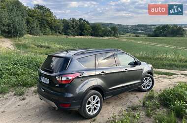 Позашляховик / Кросовер Ford Escape 2017 в Чернівцях