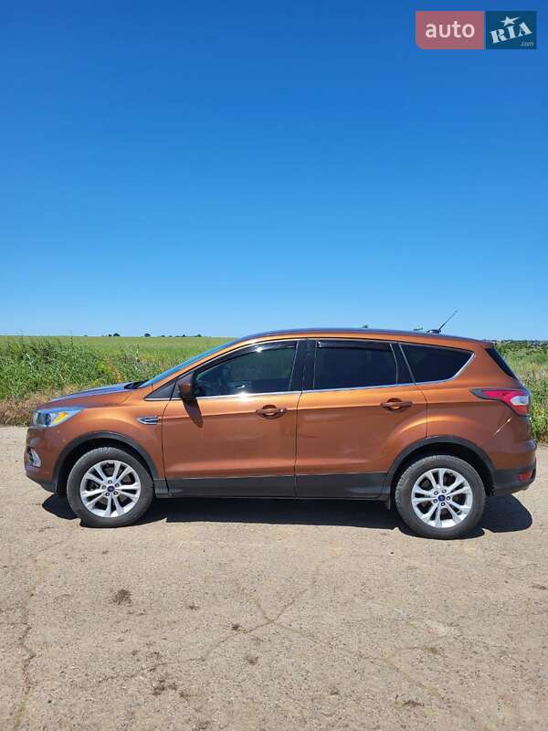 Внедорожник / Кроссовер Ford Escape 2016 в Одессе