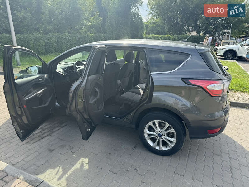 Внедорожник / Кроссовер Ford Escape 2016 в Ровно