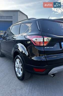 Внедорожник / Кроссовер Ford Escape 2017 в Броварах