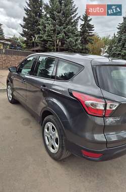 Внедорожник / Кроссовер Ford Escape 2016 в 
