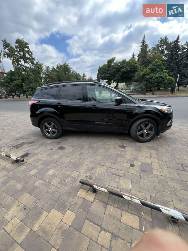 Внедорожник / Кроссовер Ford Escape 2017 в Васильковке