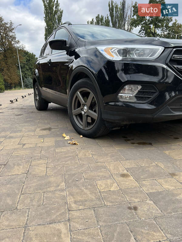Внедорожник / Кроссовер Ford Escape 2017 в Васильковке