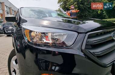 Внедорожник / Кроссовер Ford Escape 2018 в 