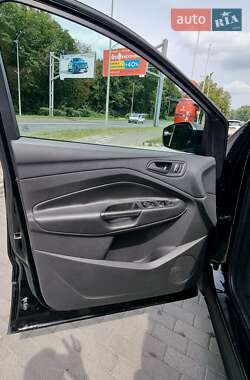 Внедорожник / Кроссовер Ford Escape 2018 в 