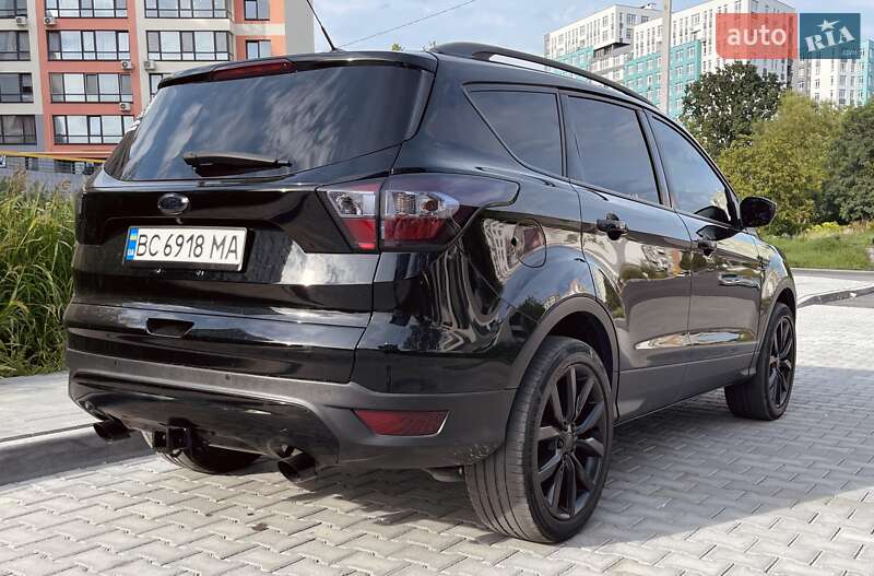 Внедорожник / Кроссовер Ford Escape 2017 в Львове