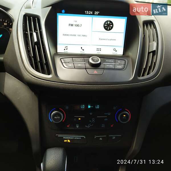 Внедорожник / Кроссовер Ford Escape 2017 в Ровно