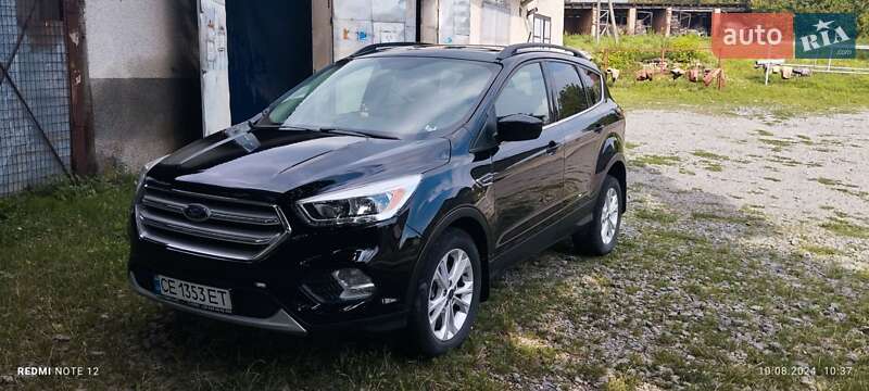 Внедорожник / Кроссовер Ford Escape 2017 в Черновцах