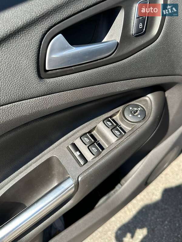 Позашляховик / Кросовер Ford Escape 2016 в Львові