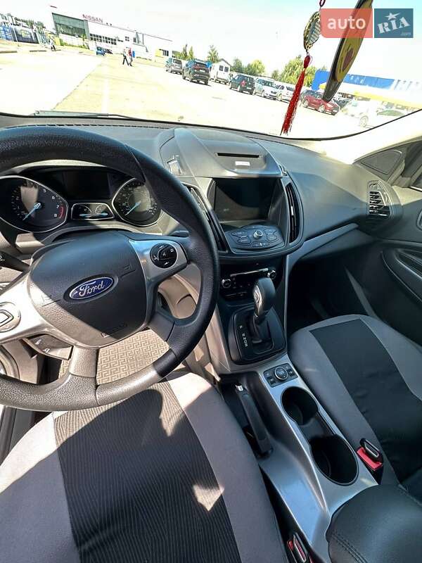 Позашляховик / Кросовер Ford Escape 2016 в Львові