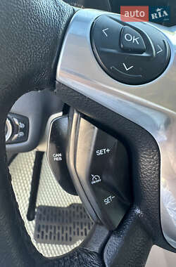 Внедорожник / Кроссовер Ford Escape 2012 в 