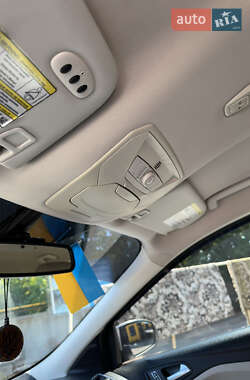 Внедорожник / Кроссовер Ford Escape 2012 в 