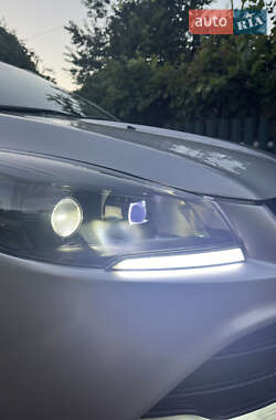 Внедорожник / Кроссовер Ford Escape 2012 в 