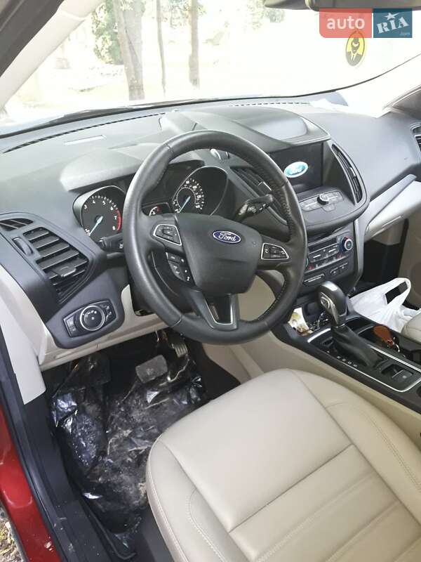 Внедорожник / Кроссовер Ford Escape 2019 в Яремче